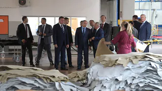 Путин остался доволен качеством продукции Рязанского кожевенного завода