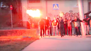 Фанаты футбольного клуба "Рязань" прошли по городу с фаерами