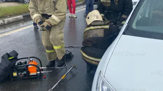 Спасатели вырезали из авто пострадавшего при ДТП в Лакинске