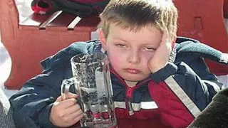 Рязанского школьника волочили под руки его нетрезвые друзья