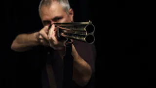 Бедные пленники: татарстанец с ружьем силой удерживал семью в квартире