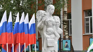 В Коми увековечили выдающихся педагогов на Аллее Славы