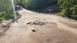 Все стабильно. Дорога на Славянском проспекте так и останется убитой