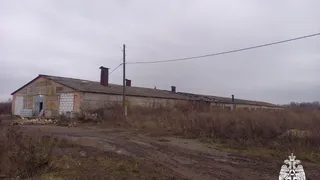 В Рыбновском районе загорелся ангар