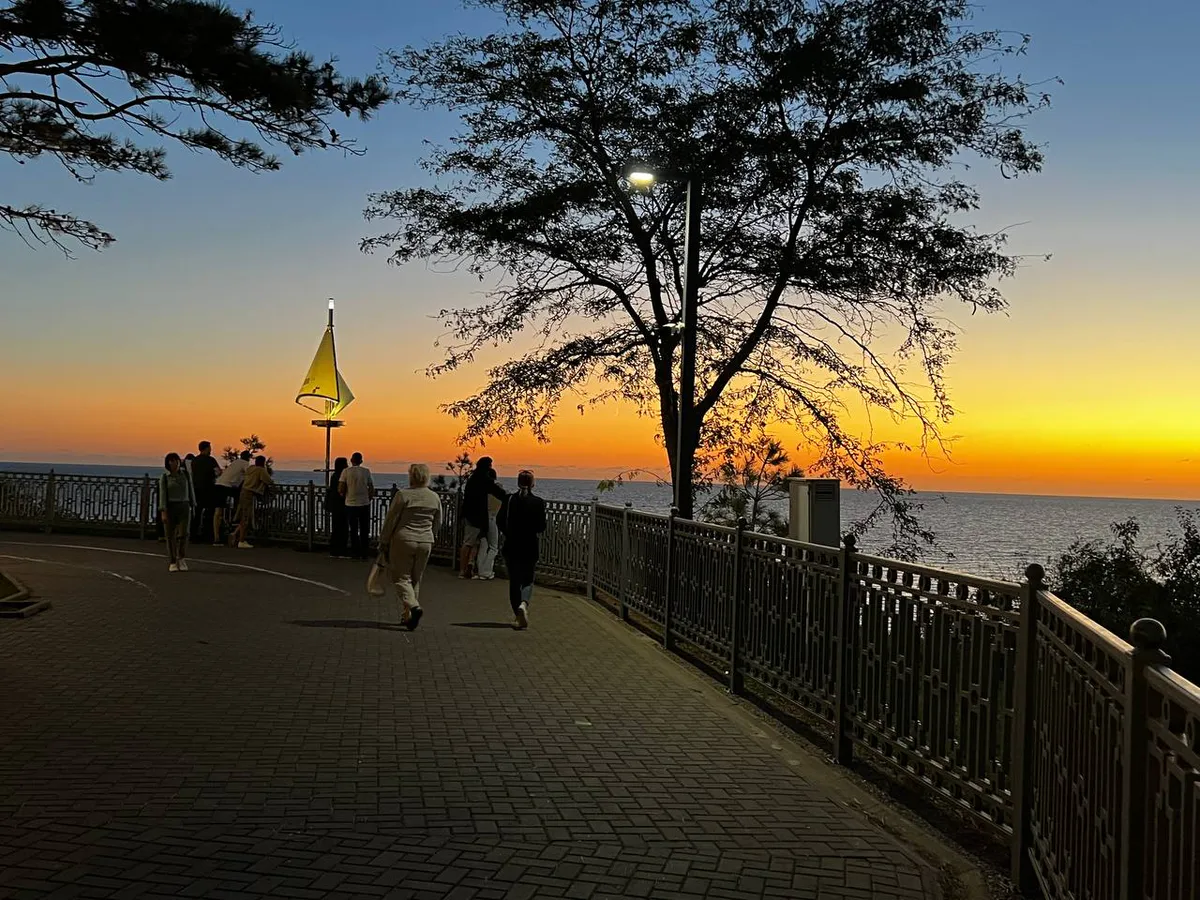 В воду не пускают, отпуск испоганен: на пляжах Анапы ввели полный запрет на купание в Черном море