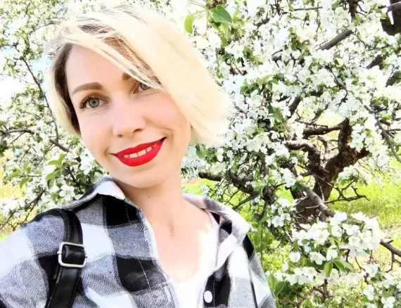 Жительница Донбасса рассказала об ужасах украинской агрессии и о том как люди встретили российских военных