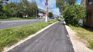 Тротуар на улице Добросельской во Владимире стал причиной подтопления дворов