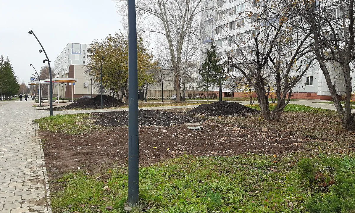 В Нижнекамске после ремонтных работ остались груды мусора и разруха: жители бьют тревогу