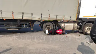 Страшное ДТП: в Рязани мотоциклист попал под фуру