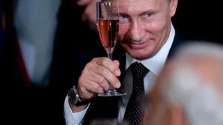 «Сообразили на троих»: Путин рассказал, как и с кем он отметил день рождения