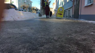 Испытано на себе: Жалобу на скользкий тротуар приняли, а результат – нулевой