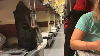 Купила нижнюю полку, ушла поесть, вернулась, а на моем месте уже спит пенсионер