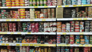 В России начали проверку рыбных консервов после случаев отравления в Москве