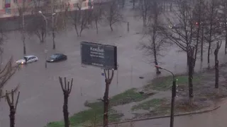 В Нижнекамске затопило дороги