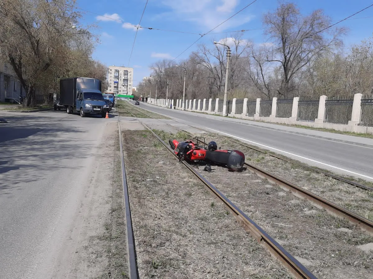 В Магнитогорске водитель «ГАЗели» спровоцировал ДТП с мотоциклистом