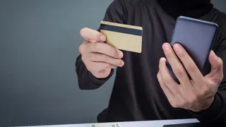 Ухтинца обманули почти на 1 млн рублей при продаже станка