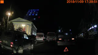 На Театральной площади в ДТП попали автобус и кран