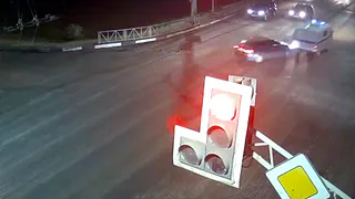 В Рязани легковушка врезалась в патрульный "УАЗик": видео с места ДТП