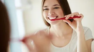 Названо средство, которое поможет отбелить зубы, не выходя из дома