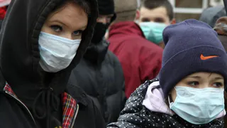 Может влететь в копеечку: Правительству предложили выдавать субсидии на покупку масок и перчаток