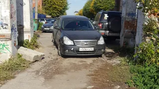 "Блоки убрали и машинами заставили пешеходную зону" - рязанец пожаловался на стихийную парковку