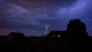 "Мы все уйдем под воду": синоптики обещают с 1 июня нескончаемые дожди. Теплое лето под вопросом