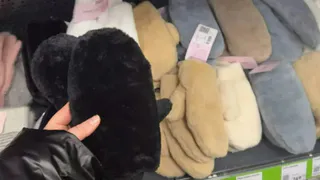 Зашла в Фикс Прайс за мелочью, а набрала целый пакет вещей: невероятные аксессуары на зиму - и для детей, и для взрослых