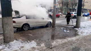 Во Владимире на улице Горького загорелся легковой автомобиль