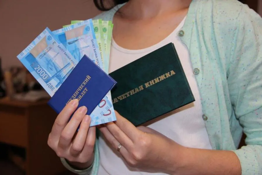 Вузам рекомендовано поднять стипендию в разы