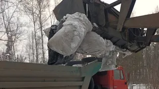 В Железнодорожном районе Пензы убрали мусор и обработали дорожки