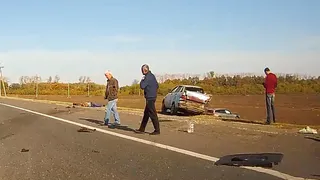 Погибли женщина и ребенок: появилось видео с места смертельного ДТП на трассе М5