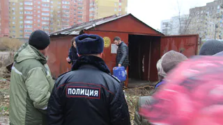В Рязани, по решению администрации  принудительно вывезли железные гаражи