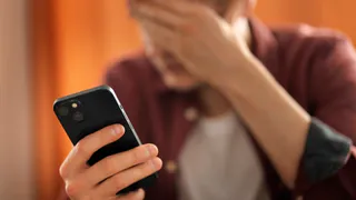 В Петушках мужчина украл из скупки свой собственный телефон