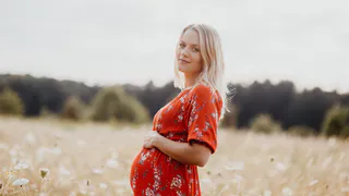 В Рязанской области женщины стали рожать первенцев на пять лет позже