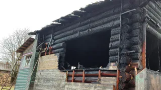 Пожарные Коми ликвидировали 6 возгораний в домах, бане, гараже и балках