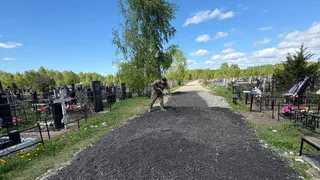 В Пензе приступили к уборке территорий кладбищ