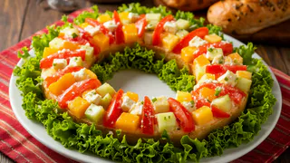 Салат Подкова удачи: поставлю в центре новогоднего стола - Огненная Лошадь мигом примчится раздавать бонусы счастья