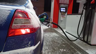 Российских автомобилистов начнут штрафовать и лишать прав на АЗС с 1 ноября — и вот за что