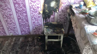 В Удмуртии из-за короткого замыкания в розетке загорелись микроволновка и аэрогриль