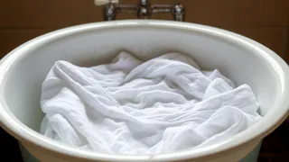 Стираю в жесткой воде — а вещи белоснежные: вот что кладу в отсек для порошка — не соду и не соль