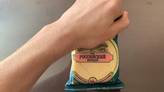 Купленный в Чижике плавленый сыр «Дружба» проверен на качество и вкус - можно ли его брать