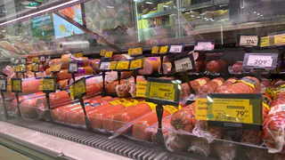 Сплошная соя, нет мяса: Роскнотроль озвучил черный список колбас — не берите даже в оливье