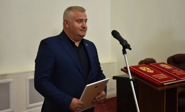 В Челябинской области Дмитрий Гатов избран новым главой Троицка: приоритеты и планы на будущее