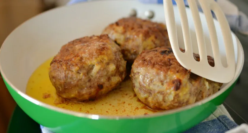 Эти «брежневские» котлеты тают во рту: повара готовили это блюдо постоянно