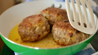 Эти «брежневские» котлеты тают во рту: повара готовили это блюдо постоянно. Простой рецепт