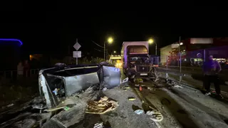 Возле Покрова легковушка столкнулась с двумя автомобилями