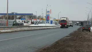 «Зачем там отбойник?», - рязанские водители жалуются на перекрытую заправку в Шацке