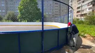Во Владимире обновили хоккейный корт на улице Жуковского