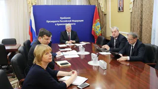 Заместителю брянского губернатора предложили "сыграть в коробку»