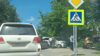 В Приокском утром 23 июня столкнулись две «Лады», пострадали оба водителя